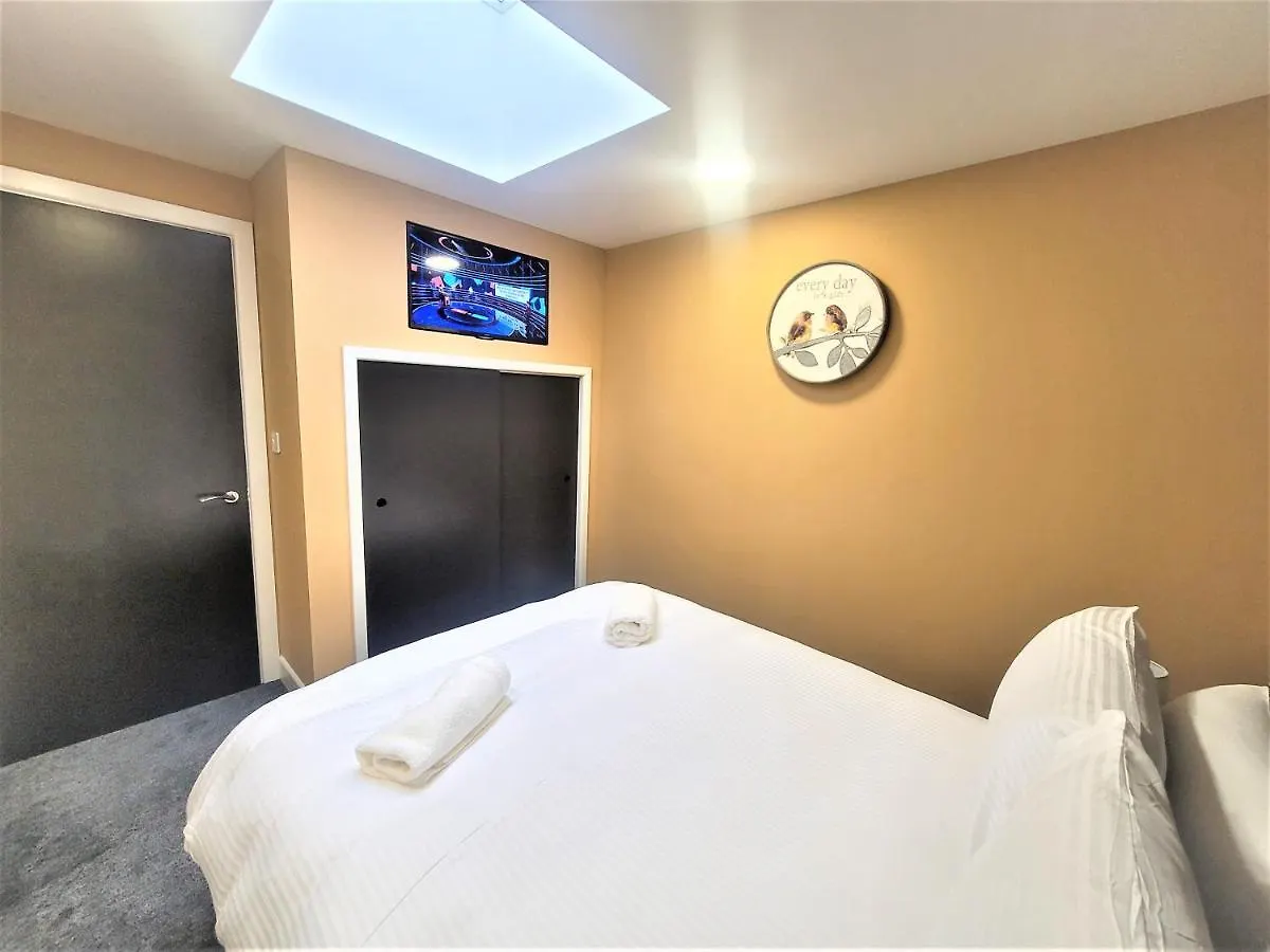 New County Hotel & Serviced Apartments By Roomsbooked Gloucester